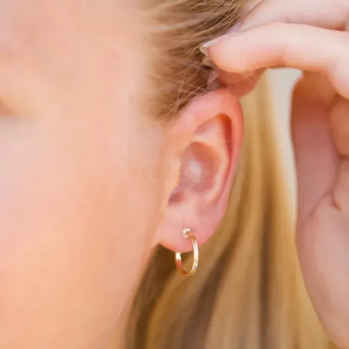 14 mm halvcreoler i 8 karat guld