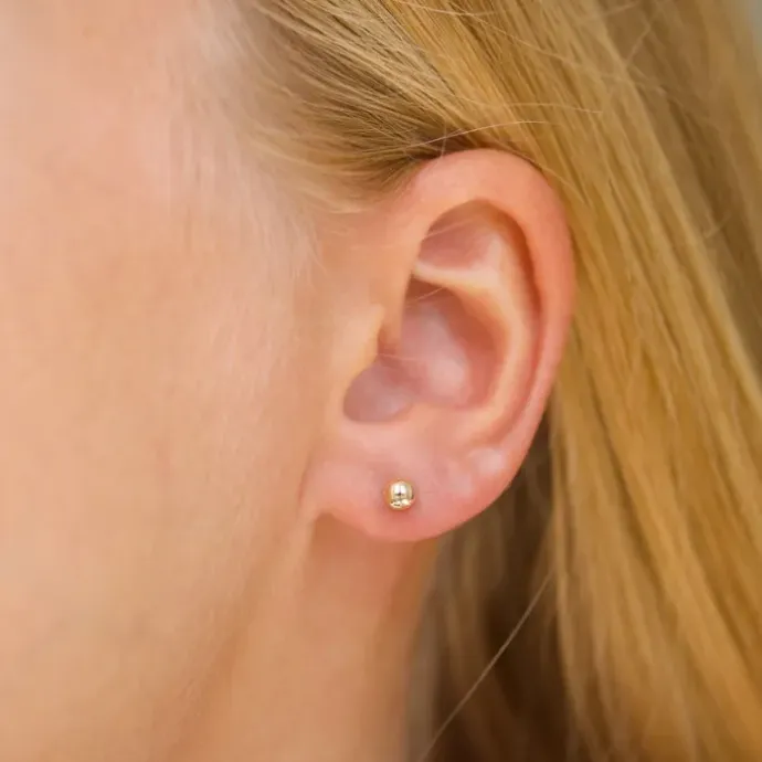 4 mm kugle øreringe i 14 karat guld