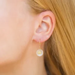 11,5 mm marguerit lilla øreringe i forgyldt sølv - Marie