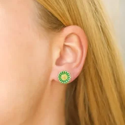 11,5 mm marguerit mørkegrønne øreringe i forgyldt sølv - Marie