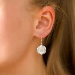 14,5 mm marguerit øreringe i sølv - Matilda