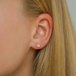 4,5 mm marguerit zirkon ørestikker i forgyldt sølv - Majse