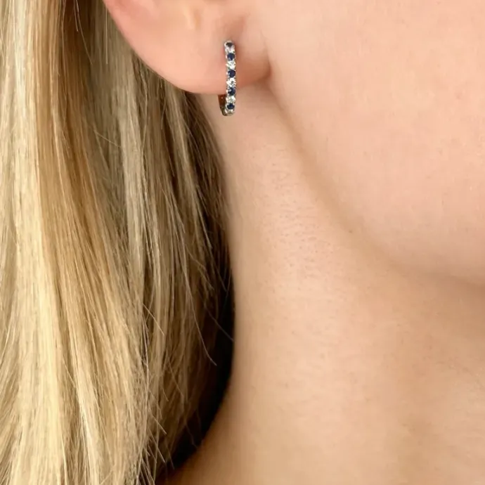 14 mm safir creoler i 14 karat hvidguld med safir og diamant