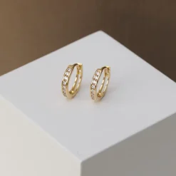 11 mm Scrouples creoler i 8 karat guld hvid zirkon