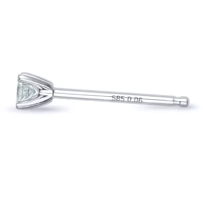 1 x 0,06 ct diamant solitaireørestik i 14 karat hvidguld med diamant