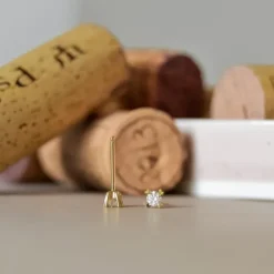2 x 0,10 ct Kampagne - diamant solitaireørestikker i 14 karat guld med diamant