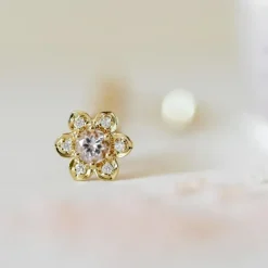 Blomster morganit brillantøreringe i 9 karat guld med morganit og diamant
