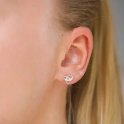 Ægte guld ørestikker i 9 karat guld med zirkoner