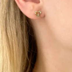 Hjerte diamant ørestikker i 8 karat guld med diamant