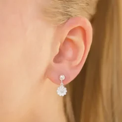 Marguerit ørestikker i sølv - Maggie